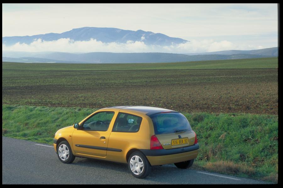  Renault Clio 1998 года  (фото 82 из 106)